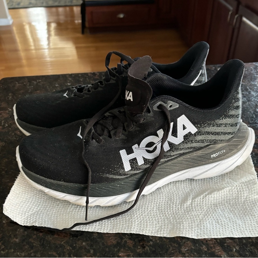 Women’s black Mach 5 Hokas size 9.5